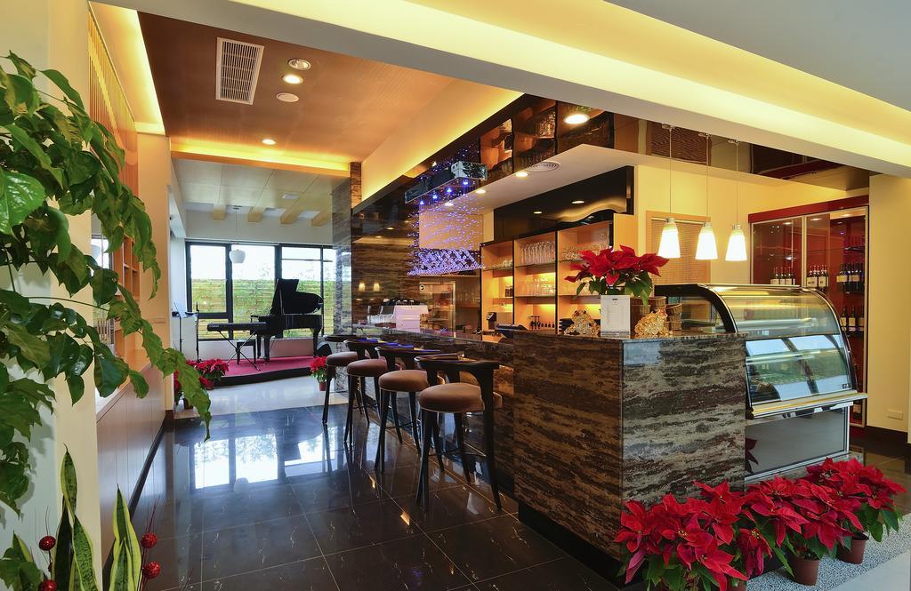 Hotel Modern Puli Exterior photo