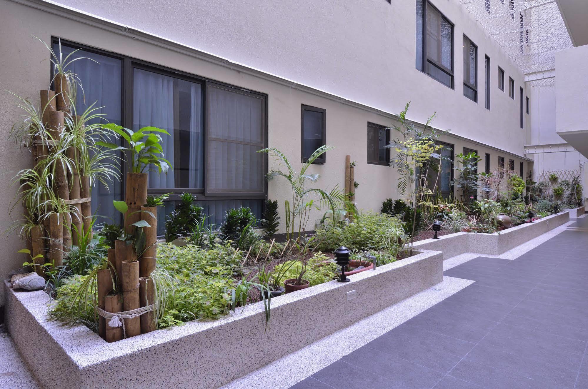 Hotel Modern Puli Exterior photo